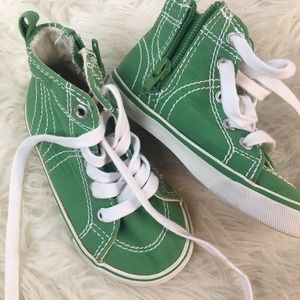 Toddler Old Navy Converse Sneakers Size 7C